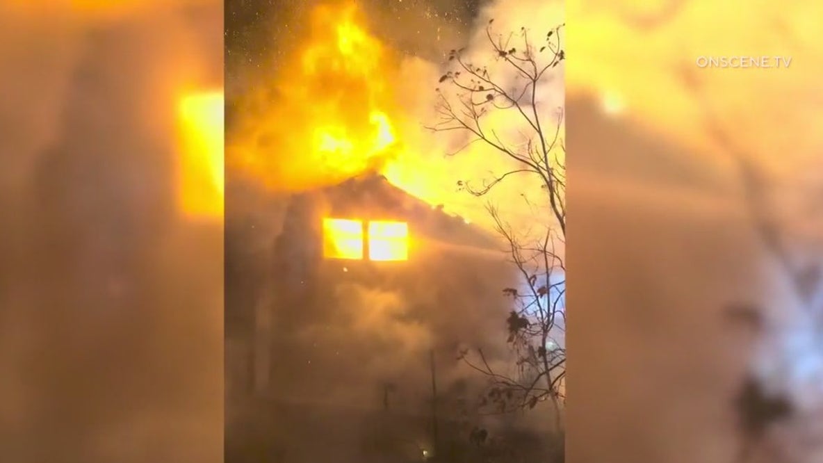 Firefighters knock down house fire in Tujunga
